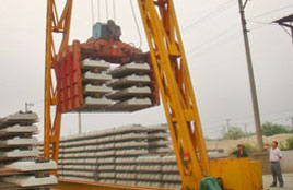 China: loading with special hoisting equipment